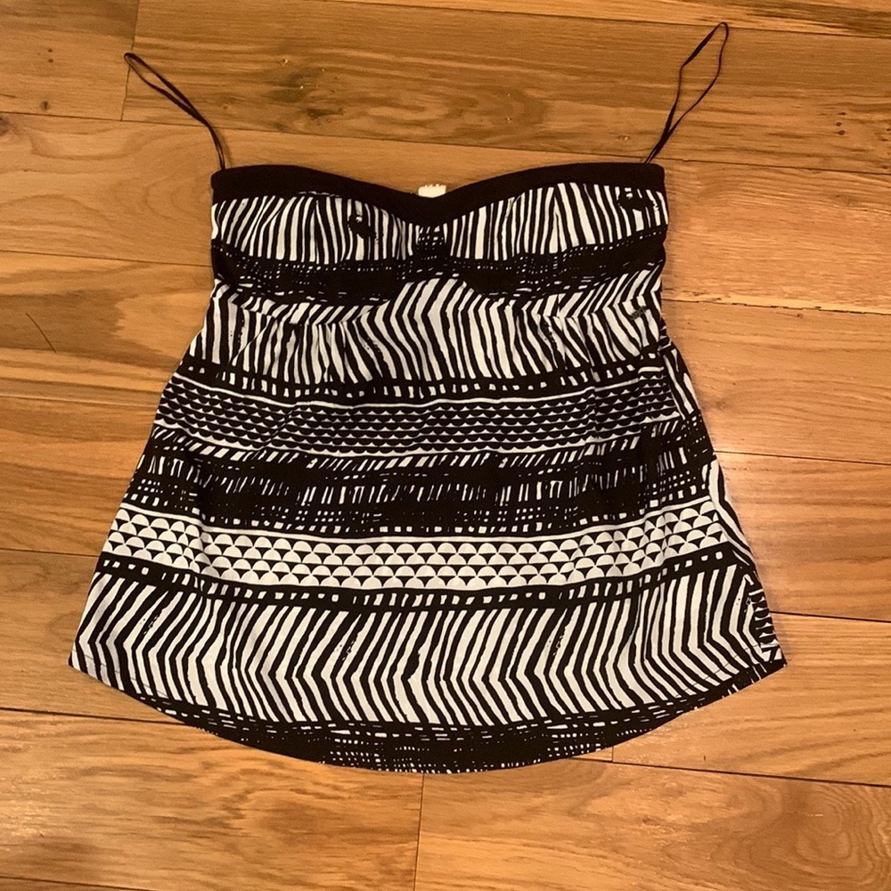 Strapless tube top